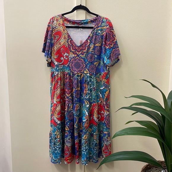 Dresses & Skirts - NWT - Floral Tiered V-Neck A-Line Dress - 2X